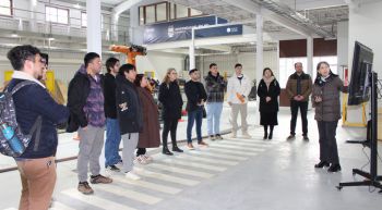 Alumnos y profesores del Instituto Profesional Virginio Gómez visitan instalaciones tecnológicas de la UBB