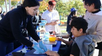 Más de 500 personas participan en feria de salud impulsada por la UBB y GORE Ñuble en Portezuelo
