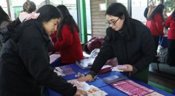 Fonoaudiología desarrolló una Feria de Salud y Bienestar LGBTIQA+ en el hall de la FACSA